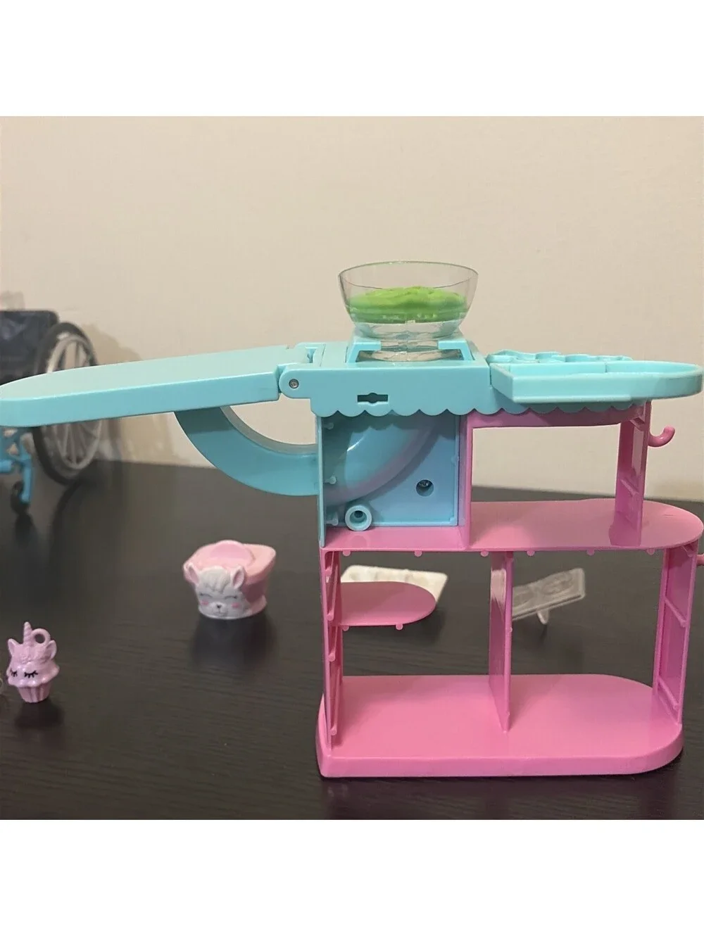 Barbie florist play